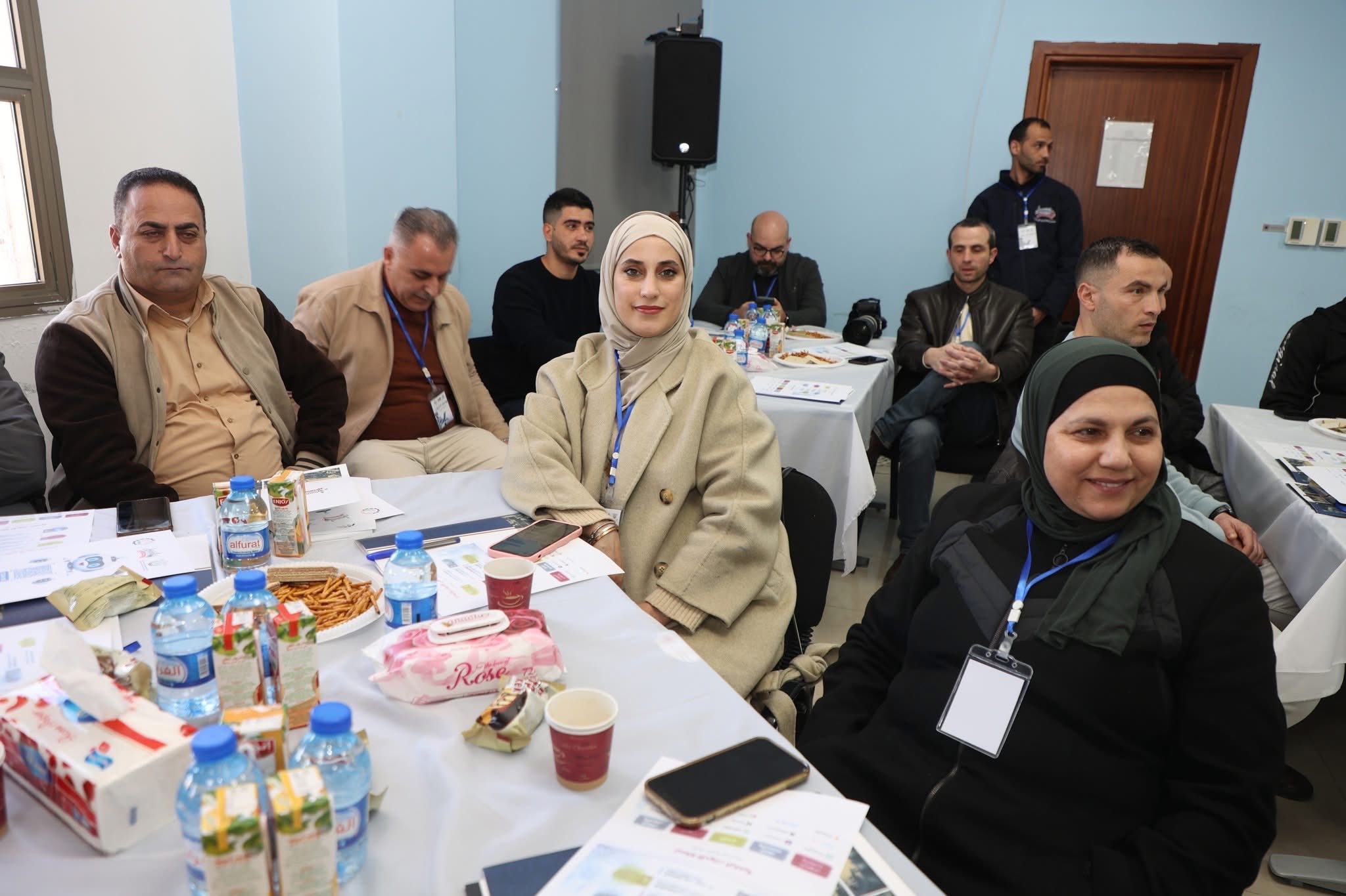 بلدية صوريف تشارك في ورشة متخصصة حول توظيف الذكاء الاصطناعي في العمل البلدي